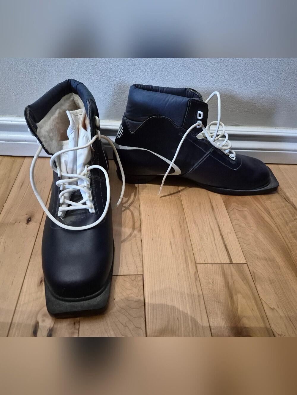 Men's size 12 (might be a 12.5 or 13) 3 pin (75mm) cross country ski boots